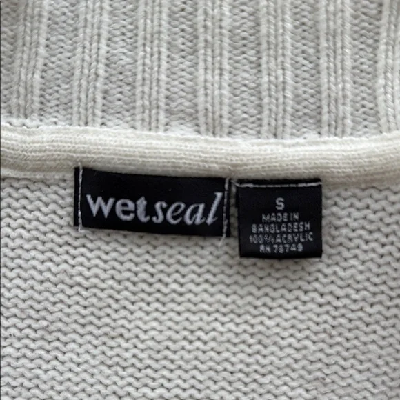 Off-White V-Neck Sweater Dress - Picture 6 of 6